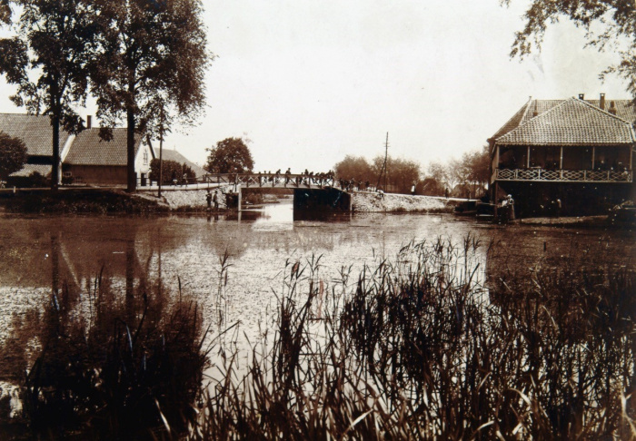 The bridge over the river Waal at Rijsoord. Hotel Warendorp